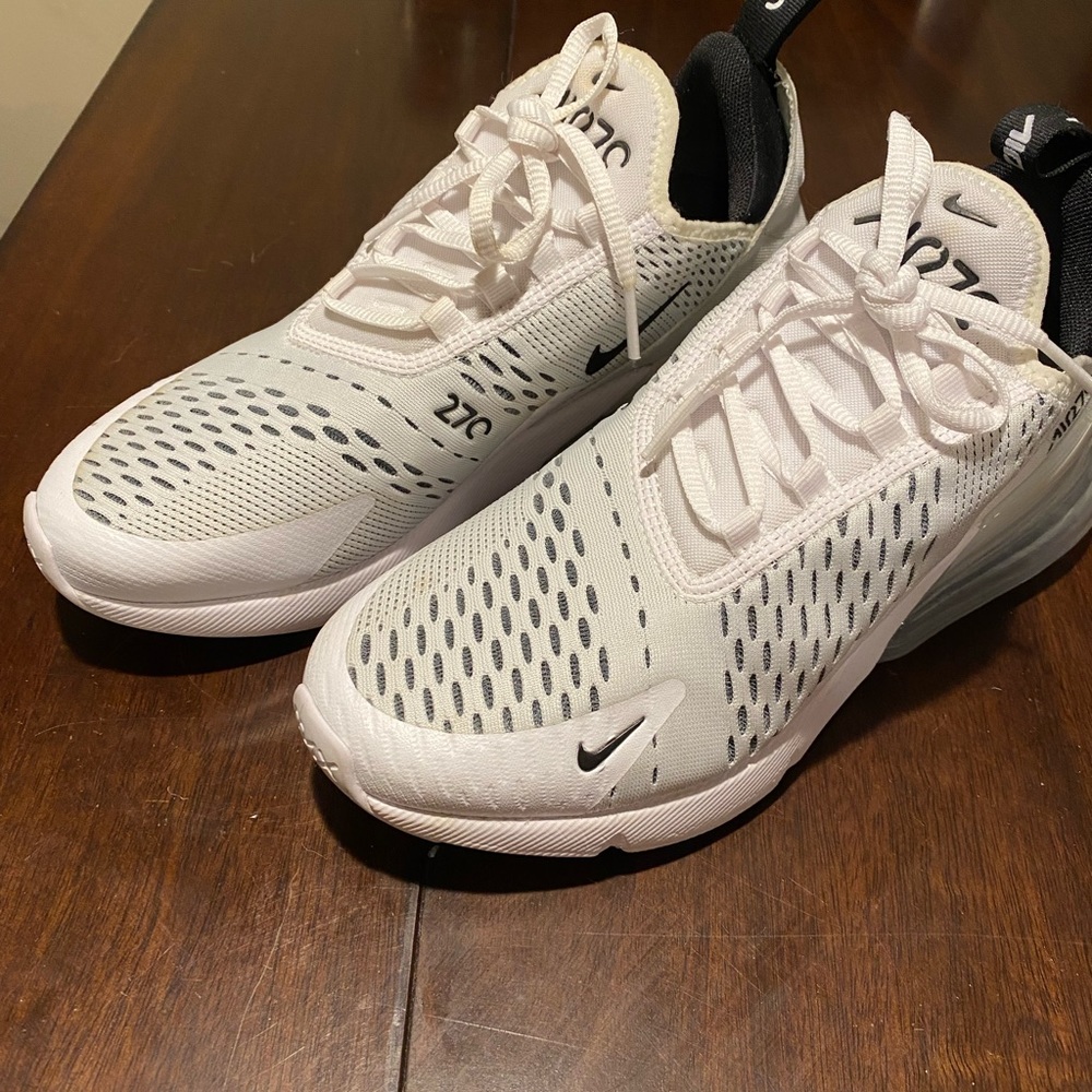 Nike 270 women’s size 8